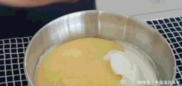 搅拌|5个鸡蛋,1碗面粉,教学老式鸡蛋糕,蓬松暄软无添加,金黄美味