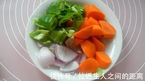 排骨|教你做一锅鲜做法,肉菜主食一锅端,排骨软烂不塞牙,快来试试吧