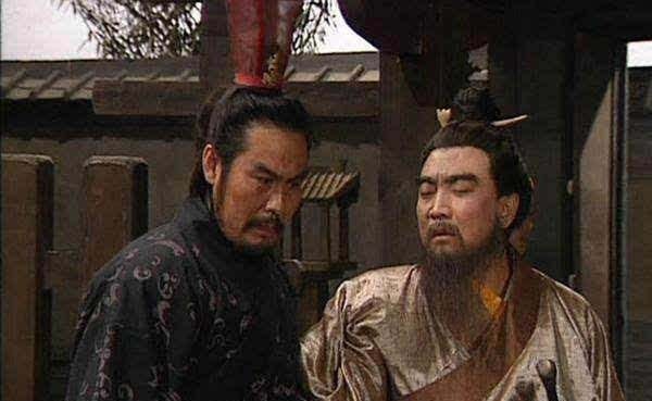 曹操|曹操被刺杀，众人将他救下，曹操：凡是救我的人，全部给我斩了！