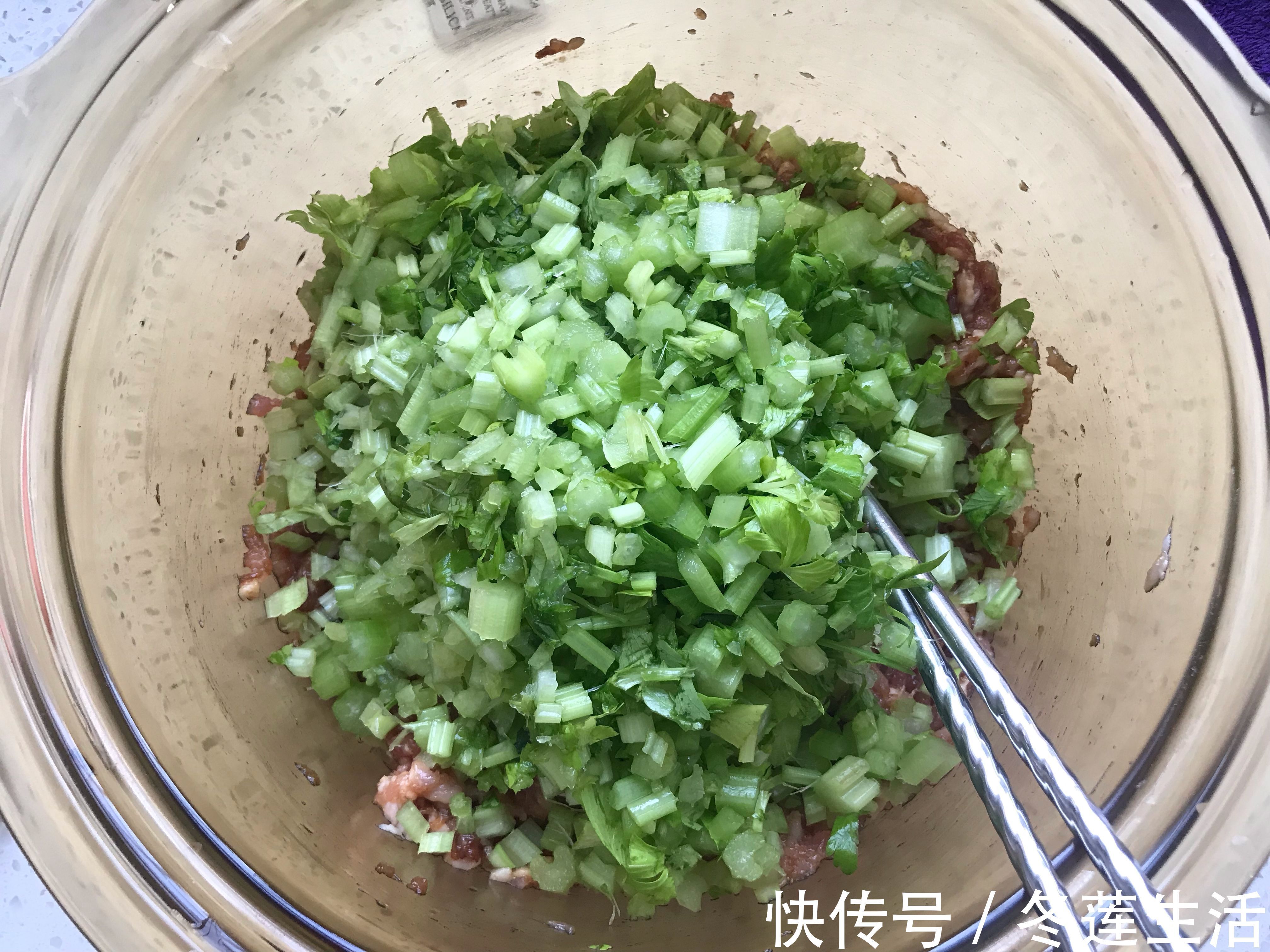 饺子馅里放上它,香掉鼻子,老公一顿吃了40个饺子,直夸太好吃