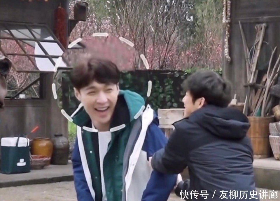 c为了鼓励张艺兴掏鸡蛋,网友们各出奇招为其打call