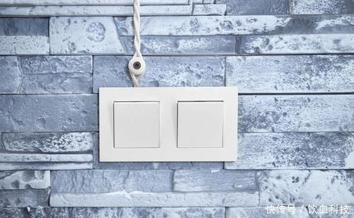 线槽|埋在墙里的电线烧坏了怎么办老电工教你2招,不拆墙就解决