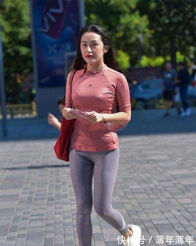 穿搭 又美又撩的打底裤穿搭,让造型远离俗套感,气场全开!