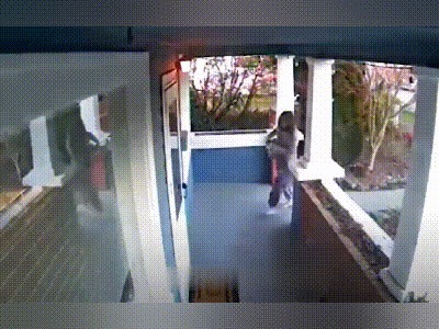 |搞笑GIF：看这切蛋糕的操作，强迫症人群看了会很舒服