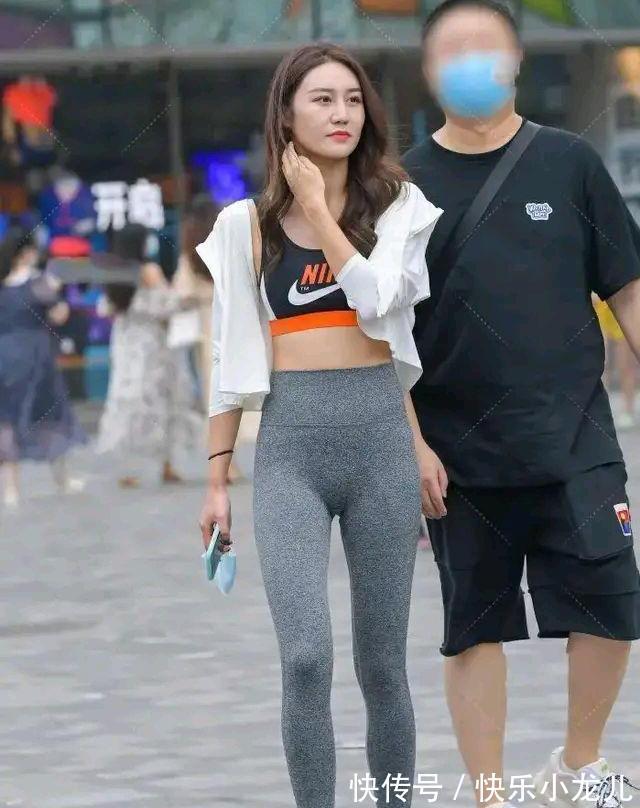 裤子 打底裤的新款式针织瑜伽裤可以修饰身体,穿起来很流行!