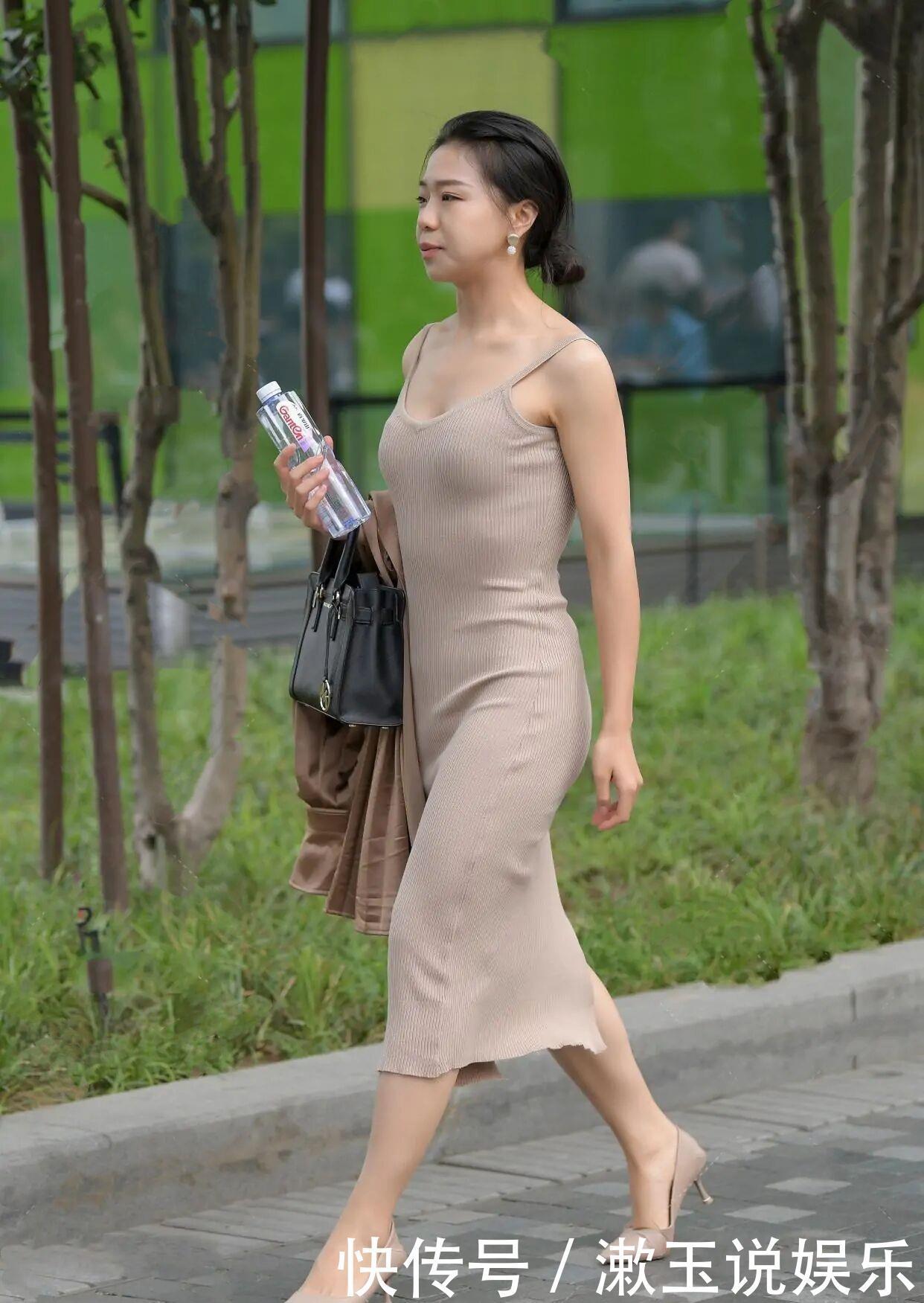 “腿粗胯大”别大意,切忌太依赖牛仔裤,白白“葬送”曼妙身姿!