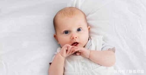 新手爸|新生儿有这4种变化,都是正常现象,新手爸妈无需太过担心