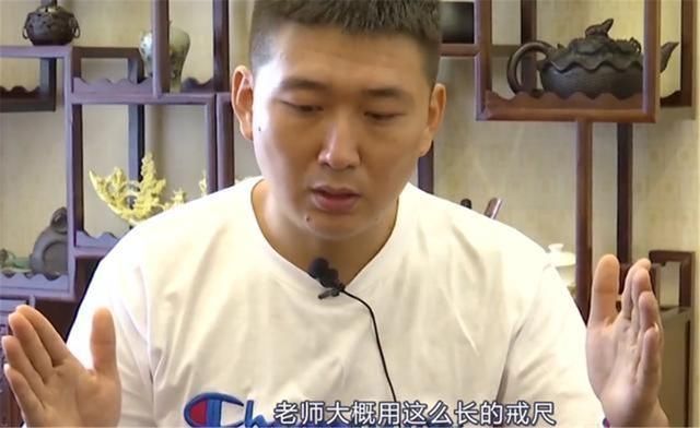 |解说搞笑吃鸡357:特训场的隐藏秘密,憨憨队友喊话:我要再玩100遍!