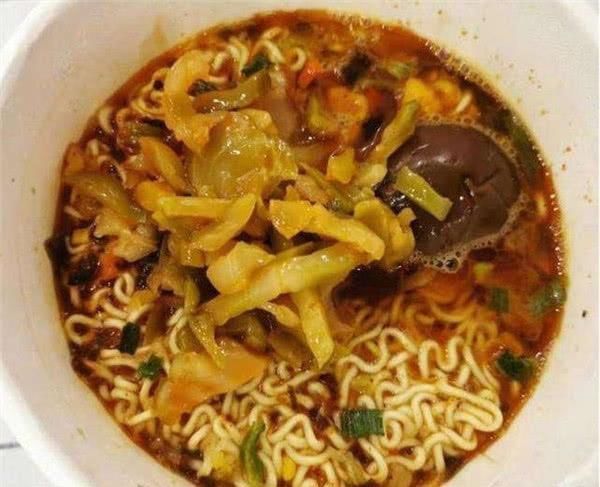 中国的“国民下饭菜”,能与老干妈一决高下,如今是“炫富”标准