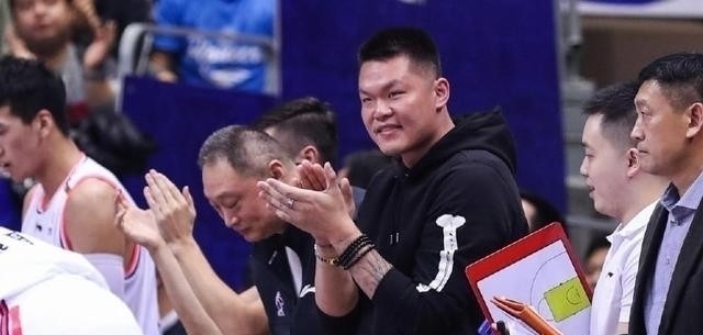方明|3消息!丁彦雨航正式复出,CBA内部投票曝光,富邦第一签诞生