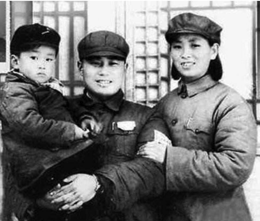 开国|中将王近山被开除党籍后是如何复出的?多亏许世友和这位开国少将