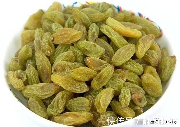 补血|葡萄干和它是绝配，简单煮一煮，营养极高，补血补铁，气色更好