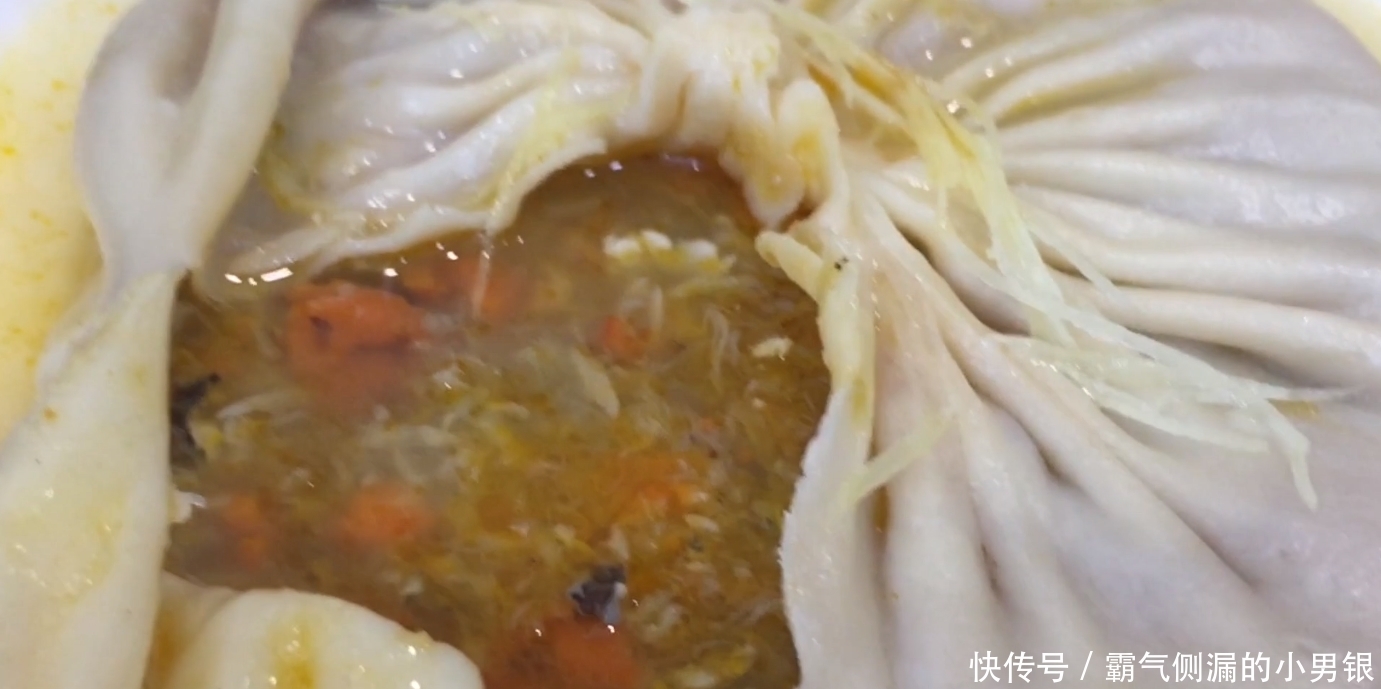 断货|小伙开早餐店,一个包子卖50元,路人排队购买,经常卖到断货