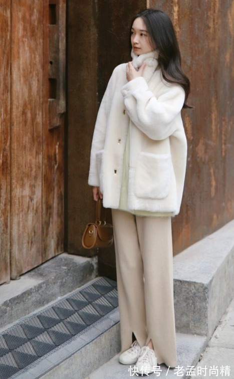 法则|想要把羊羔毛外套穿出高级感!掌握这几套穿搭法则,好看又减龄