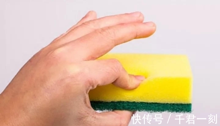 家庭|家庭养花,在盆底垫上这4种小东西,盆土透气又透水!