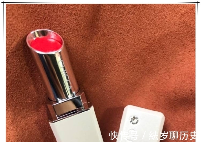 放飞自我|女生口红“穷”到什么程度,最后放飞自我,男友:比我还“挚爱”