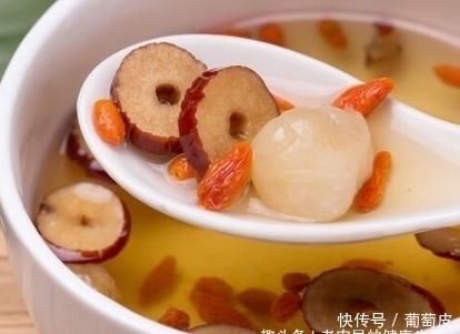 预防肿瘤|老人想要健康,常用此物泡水喝,睡眠好了,抵抗力高了,谁喝谁好