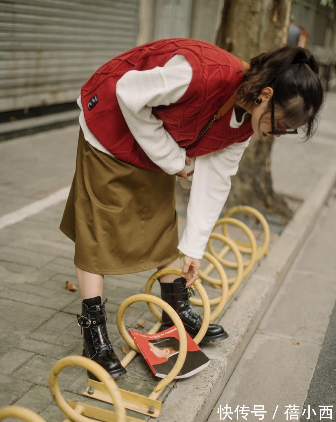 半身裙|OOTD!7款不同的黑色鞋打造一周不重样的造型,冬季穿百搭又减龄