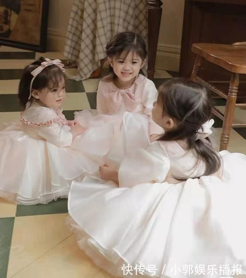 系列|劝生女儿系列:有3个美若天仙的女儿是什么体验?妈妈的回答酸了
