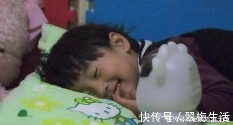 宝妈|宝宝睡觉时三个烦人的“怪癖”,却是爱妈妈的表现,你发现几个