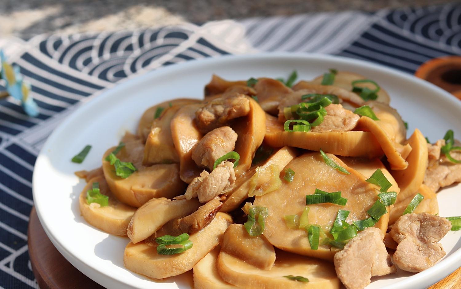 杏鲍菇这样做比肉都好吃，鲜香入味，下饭又解馋，家人吃不够