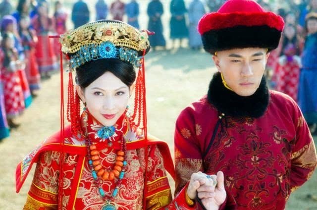 世袭|清朝除皇室外谁的后台最硬？他是首批三个世袭罔替的蒙古亲王之一