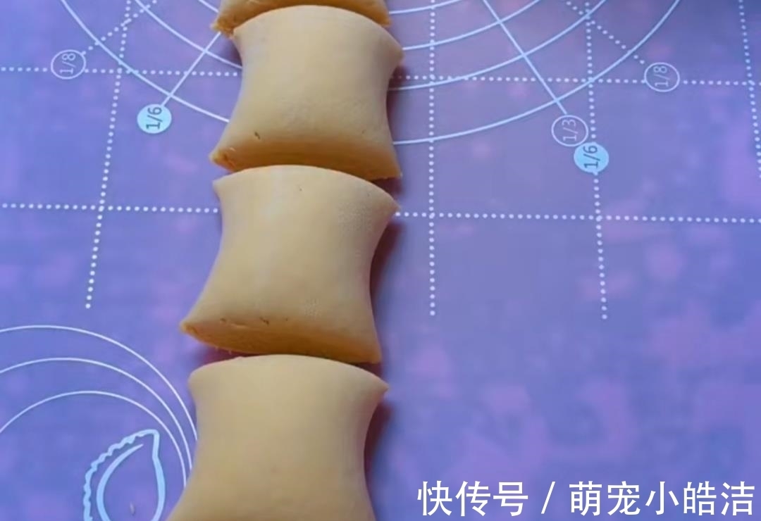 红薯做的小糖饼,柔软好吃,孩子吃不够