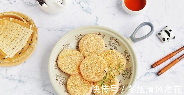 面饼|香甜软糯的红薯芝麻煎饼,好吃可口,美味健康!