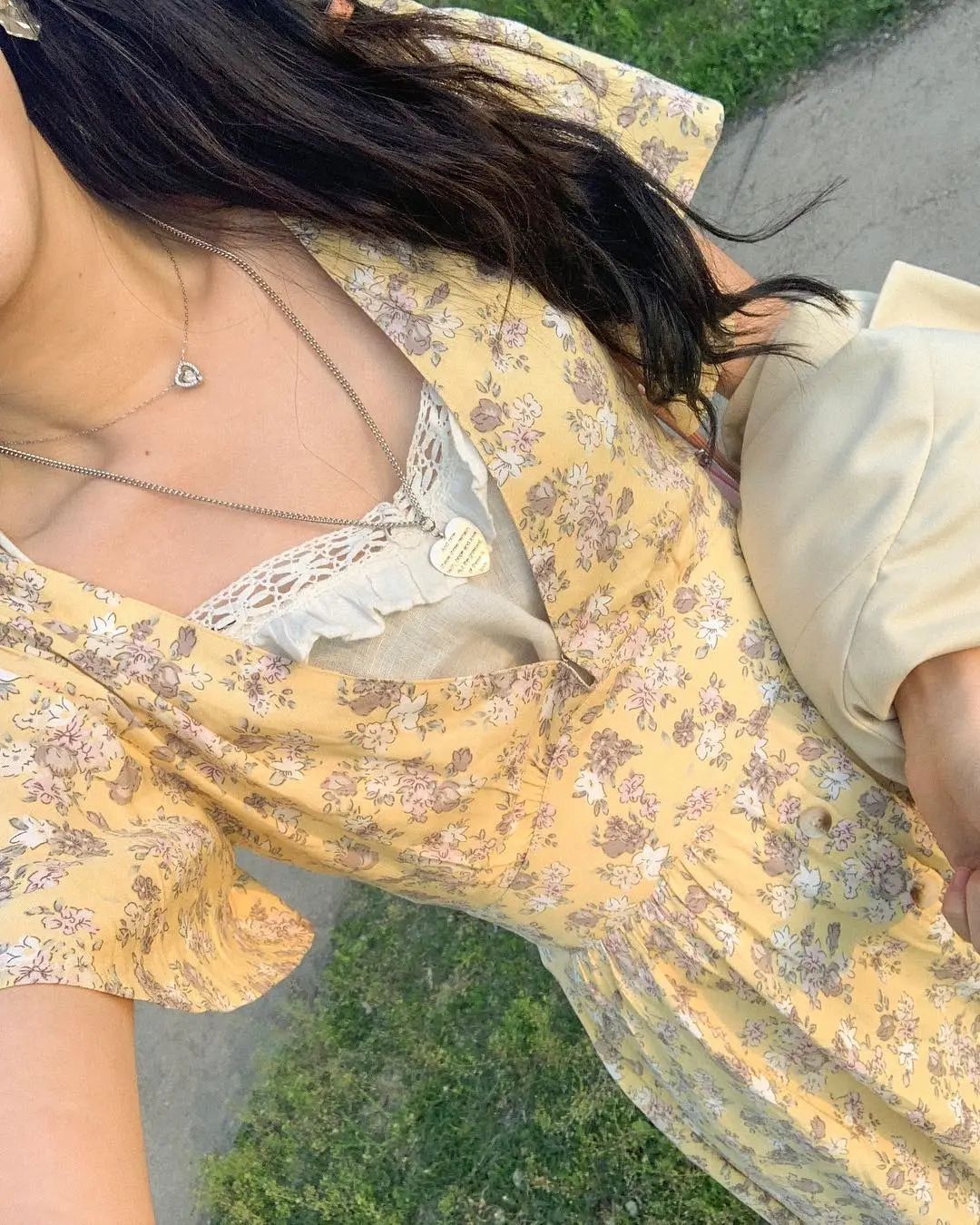 小姐姐|裙子款式太多怎么选？今夏流行穿“茶歇裙”，气质又显高