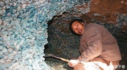 粪土|这个地方 村民视钱为粪土 让小孩把钱当玩具来玩,羡慕啊