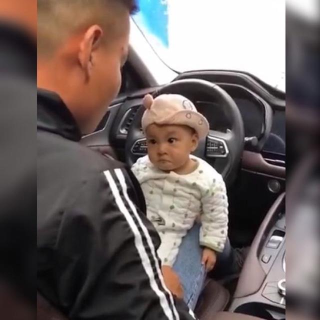 原生家庭|亲爸教育娃,没想到娃的小表情亮了,网友:还不兴说,一说就委屈