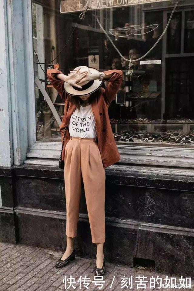 最近火了一种裤子,叫“烟管裤”,显瘦时髦还很百搭,谁穿谁好看