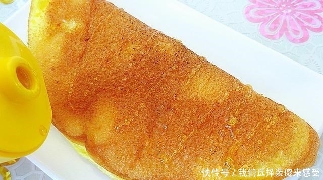 平底锅就能完成的、入口即化的舒芙蕾式蛋糕,简单好做,太好吃!