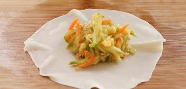 懒人|最爱这懒人早餐，又香又脆，连吃8个不够，十几分钟做全家人早餐