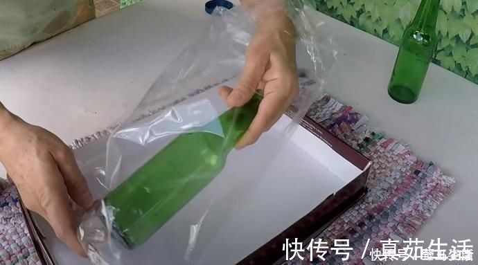 水磨石|旧啤酒瓶我要留着,砸碎了和水泥,做个水磨石花盆比陶瓷的好看