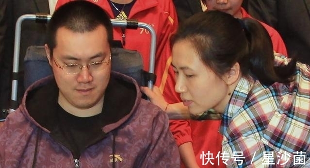 汤淼|“女排”周苏红,照顾瘫痪丈夫5年后,为何突然改嫁大9岁富商?