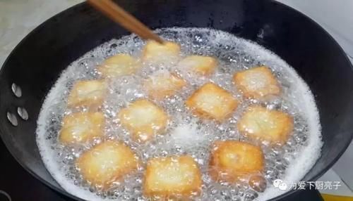 我家面粉就爱这样吃,加2个鸡蛋,焦脆香酥不油腻,吃过就念念不忘