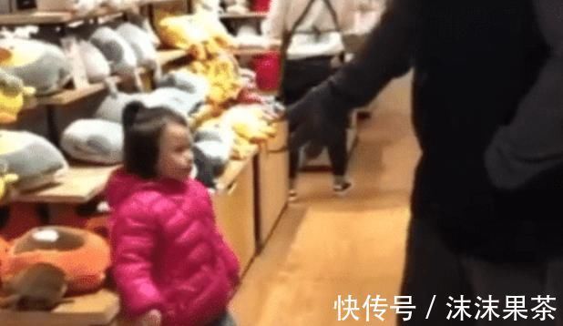 专业|奶爸专业唬娃火了,网友笑喷:这怕是上辈子的“前任”吧