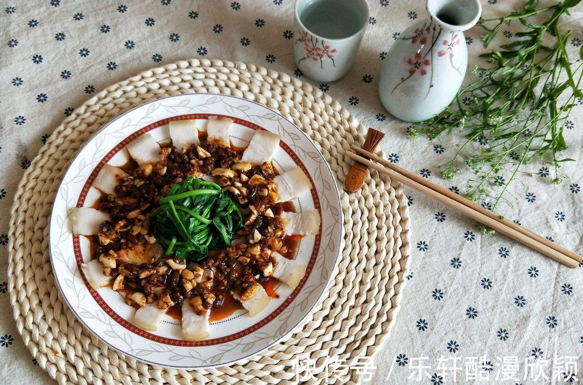 东北菜|东北特色下饭菜,好吃爽口的蒜泥白肉,美味又健康