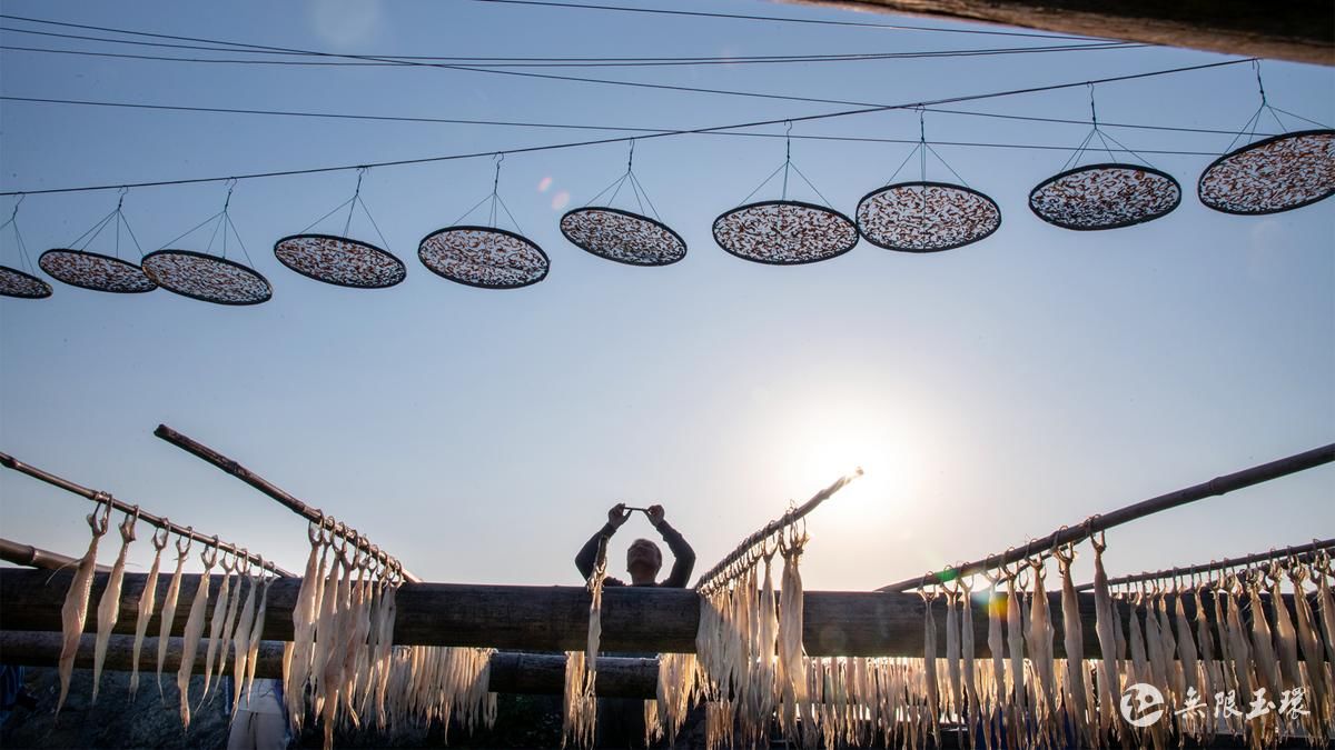 小雪节气晒鱼干、腌腊肉,那叫一个鲜香!