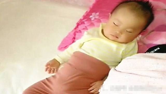 带娃|妈妈出差刚回家,开门一瞧,无法淡定,网友亲爹