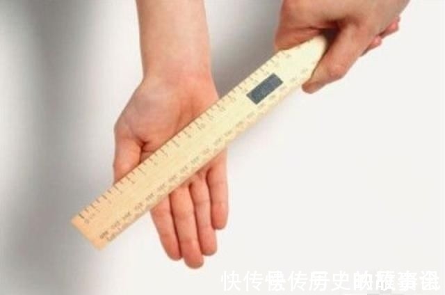 小明|同样是拿走妈妈的100块钱,两个妈妈的做法,让孩子人生截然不同