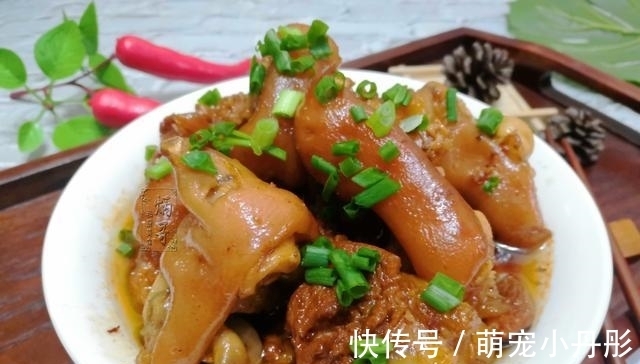 拌饭|这蒸菜我家一周做3次,食材炒下蒸一蒸软嫩鲜香,汤汁拌饭真得劲
