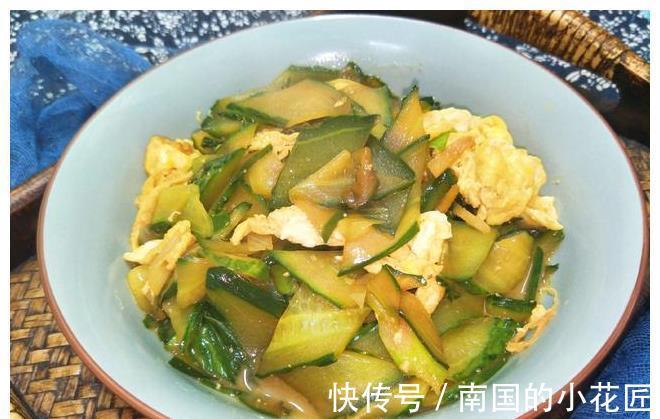 黄瓜炒鸡蛋|炒黄瓜时,记住“放3味”,黄瓜不硬,入味好吃又香嫩