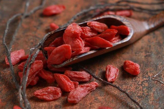 红枣|黄芪、枸杞和红枣一起泡水喝,气血双补,但1类人不适合饮用