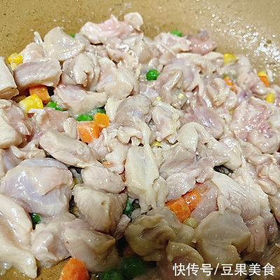 鸡腿肉|这道宫爆鸡丁一上桌，全家都爱吃