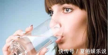 膳食纤维|便秘别再吃泻药了,多吃5种食物,帮助润滑肠道,排便通畅人舒服