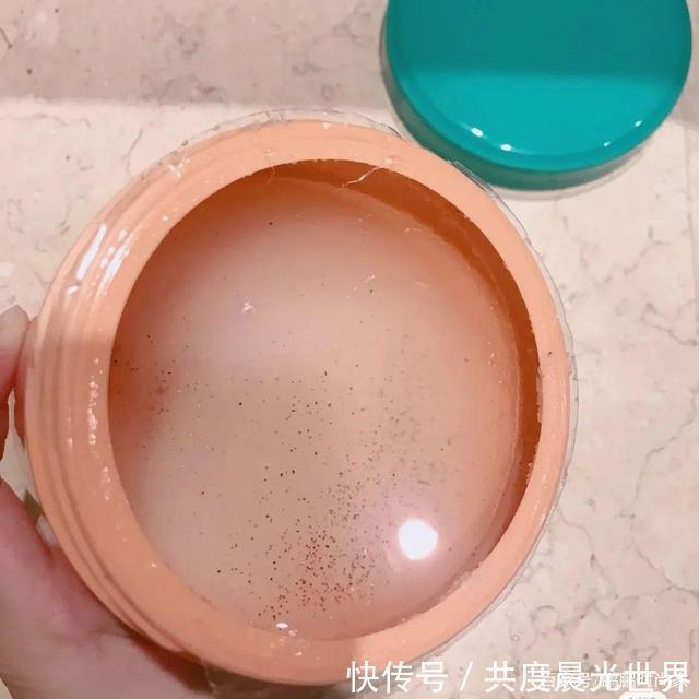 平时坚持用3种护肤品的女人,会比同龄人老得慢,皮肤嫩白有活力