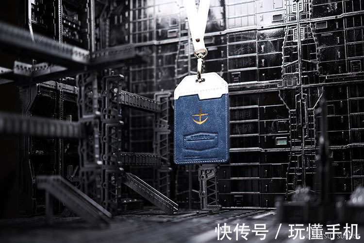 皮革 高达联名皮革产品:三大经典招牌机甲均亮相