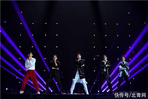 陈小春|33位哥哥与“笨小孩”跨时空合唱《披荆斩棘的哥哥》今日开播